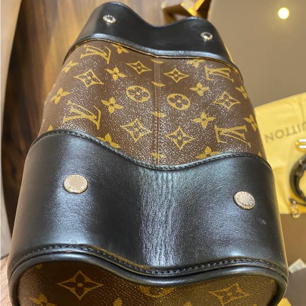 Authentic LV - Picture 6 of 6